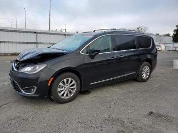  Salvage Chrysler Pacifica