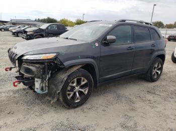  Salvage Jeep Cherokee