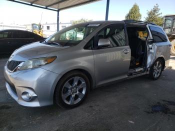  Salvage Toyota Sienna