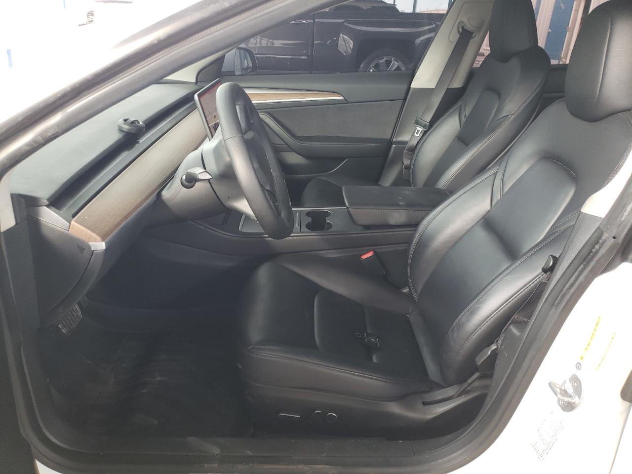 Tesla Model 3 Image 8