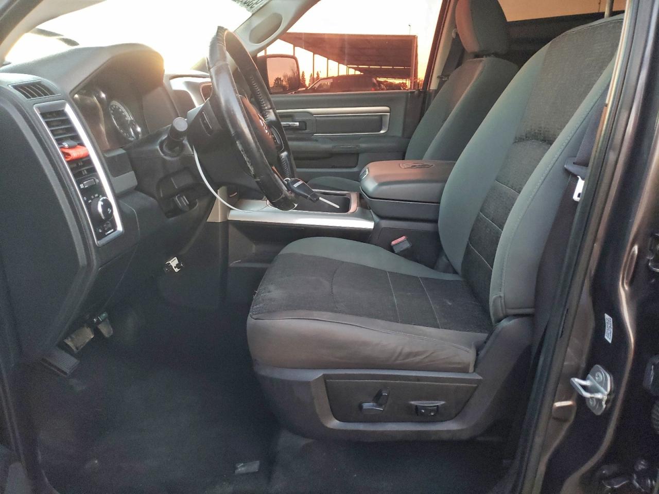 Ram 1500 Slt Image 9