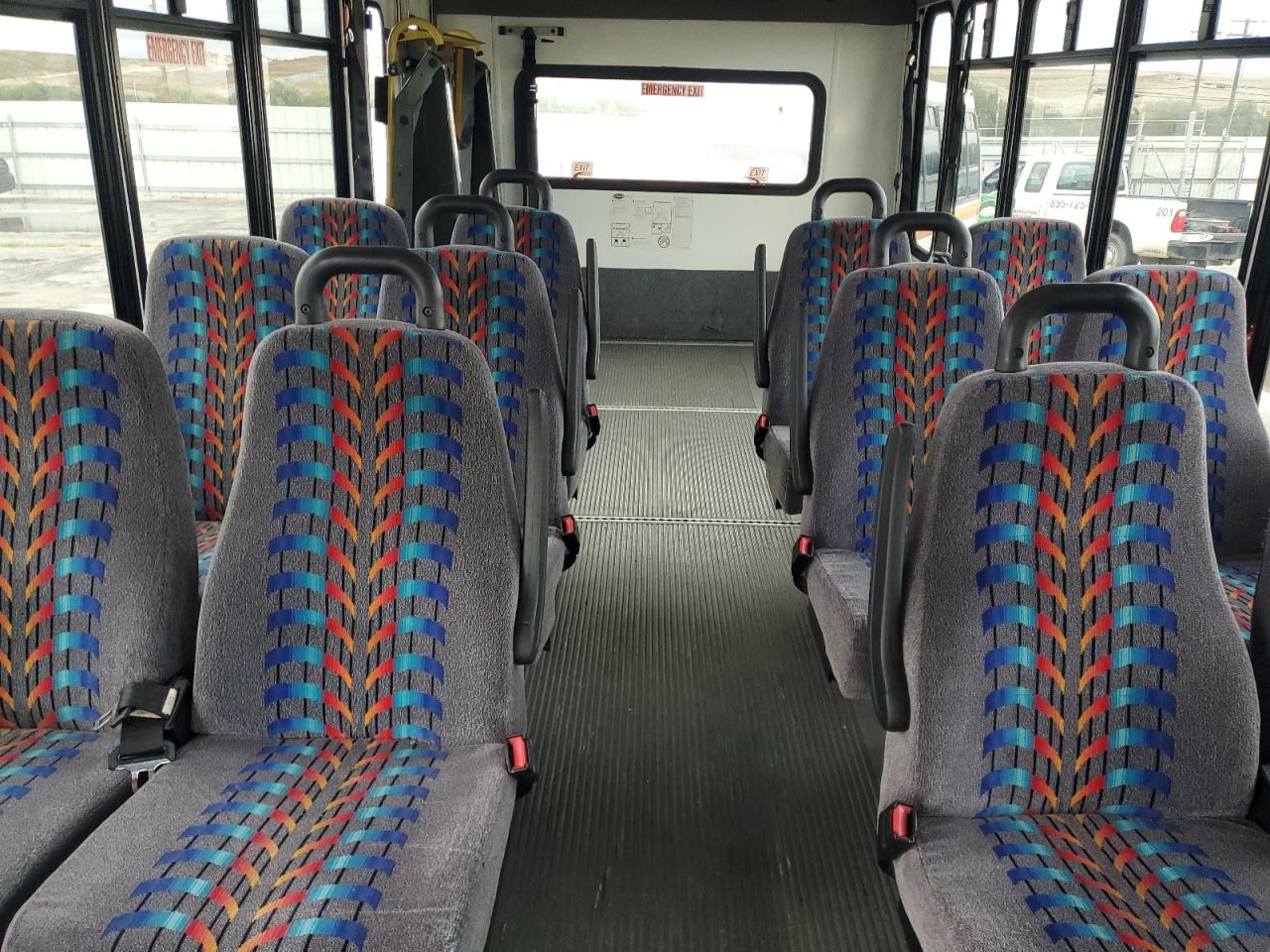 Chevrolet Express Image 7