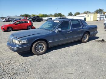  Salvage Lincoln Towncar