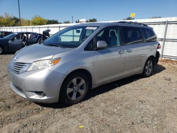  Salvage Toyota Sienna