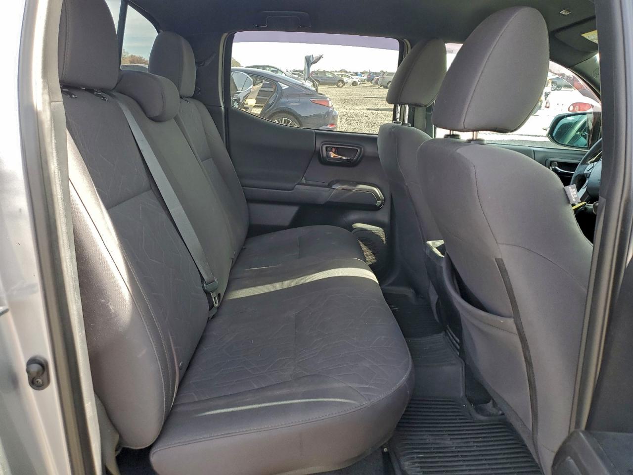 Toyota Tacoma Double Cab Image 6