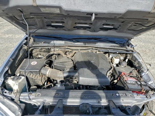 Toyota Tacoma Double Cab Image 13