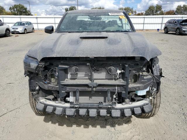 Toyota Tacoma Double Cab Image 3