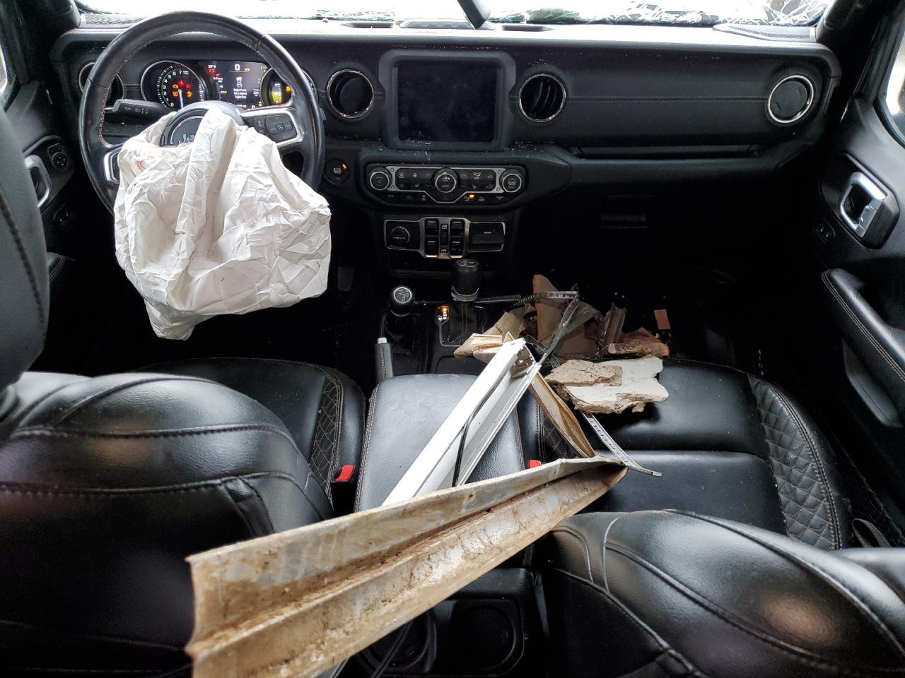 Jeep Wrangler Sahara 4xe Image 10