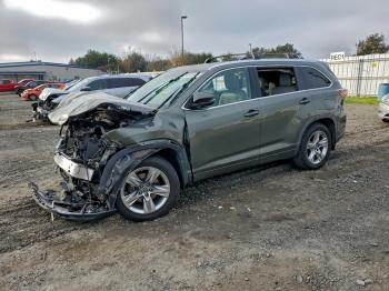  Salvage Toyota Highlander