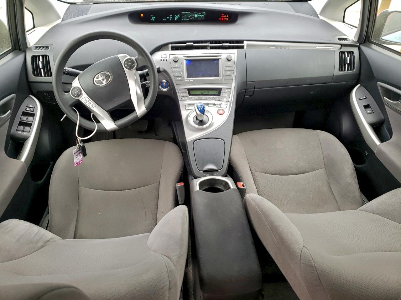 Toyota Prius Image 10