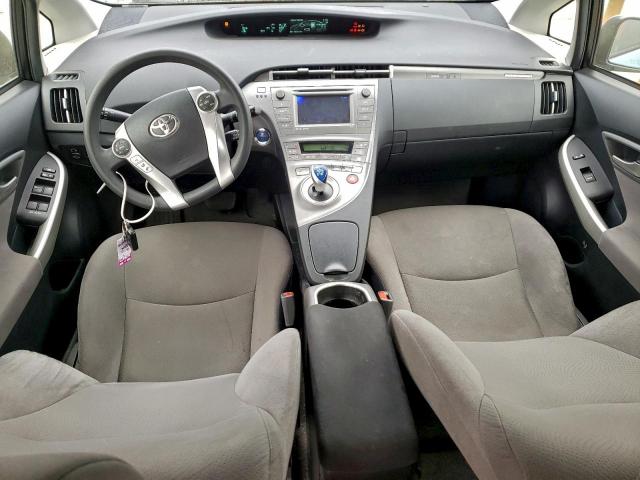 Toyota Prius Image 10
