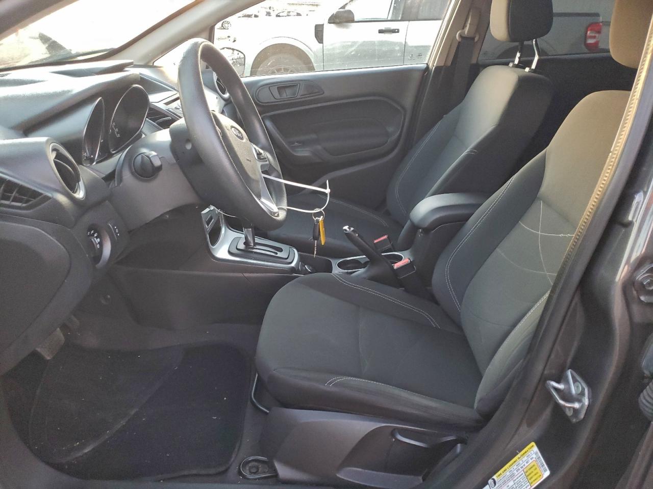 Ford Fiesta Se Image 8