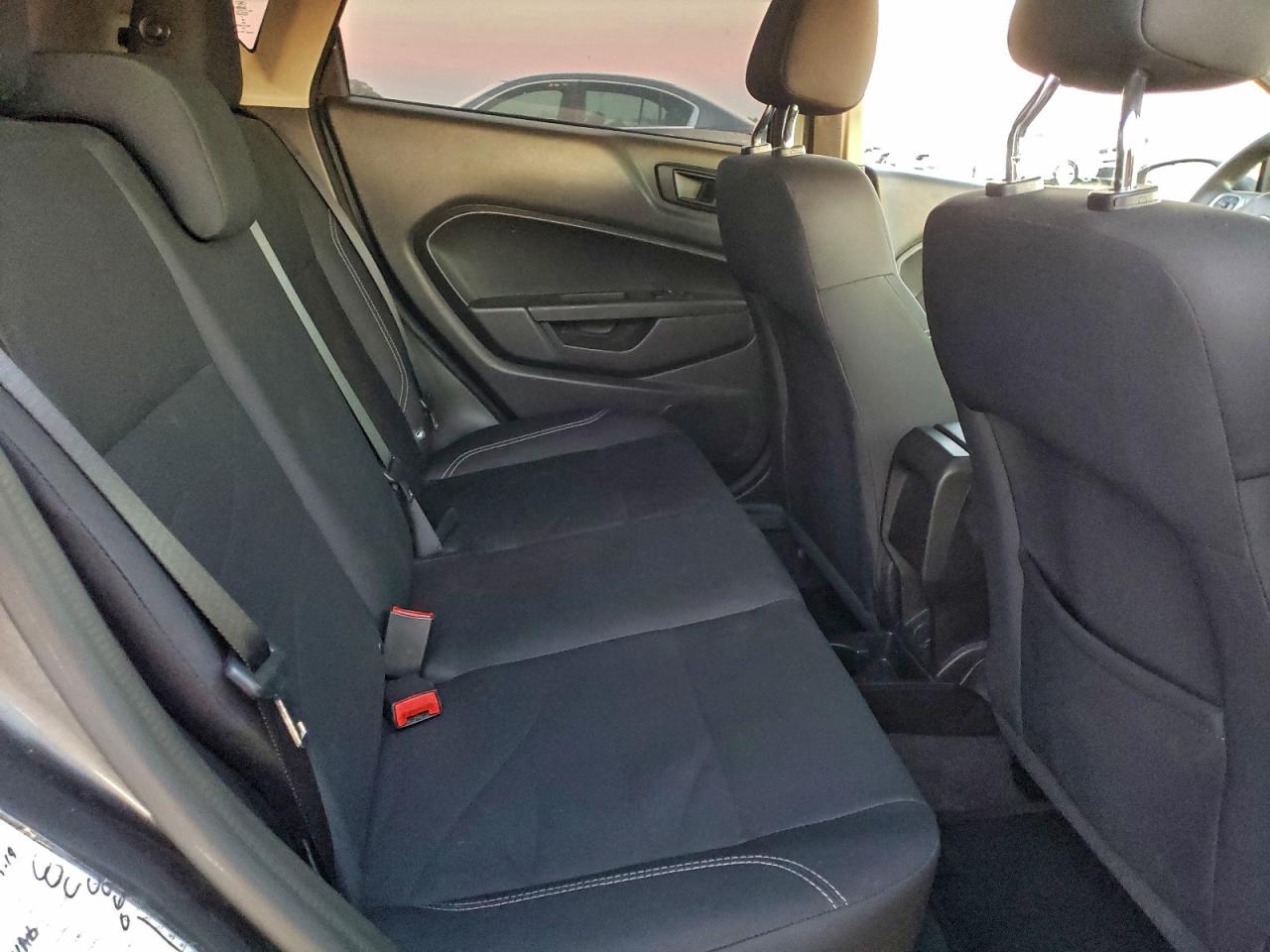 Ford Fiesta Se Image 9