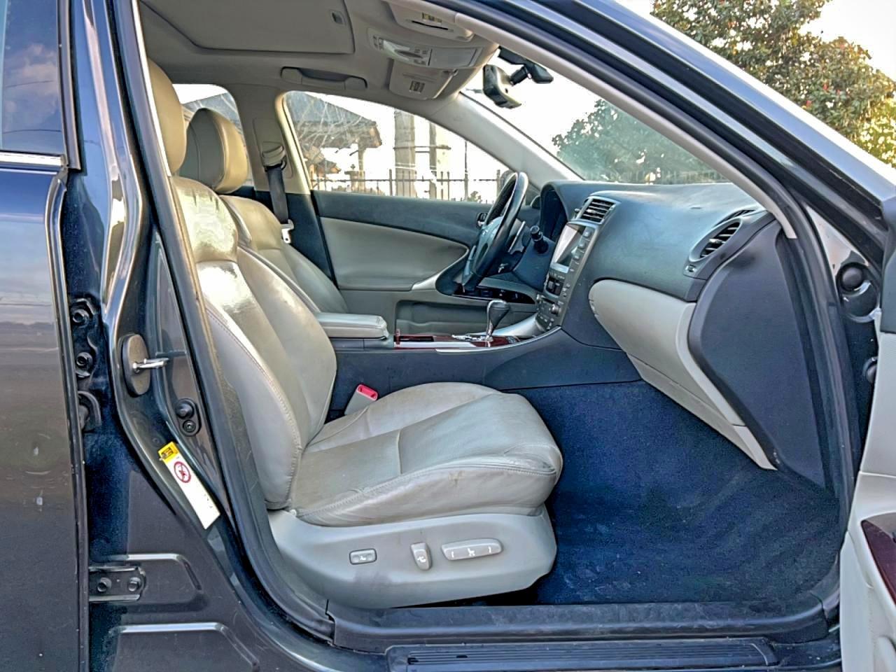 Lexus Is 350 Image 7