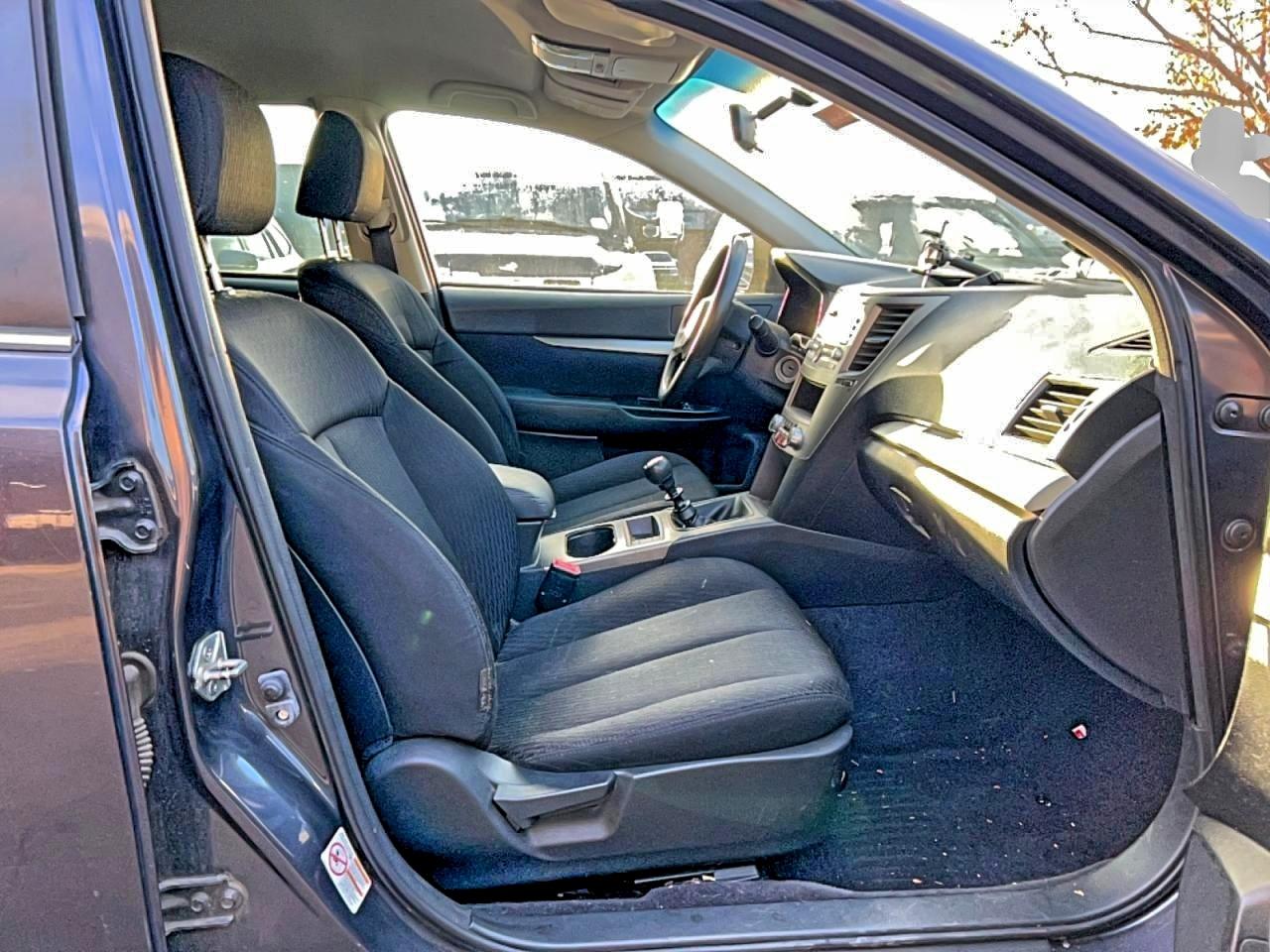 Subaru Outback 2.5i Image 3