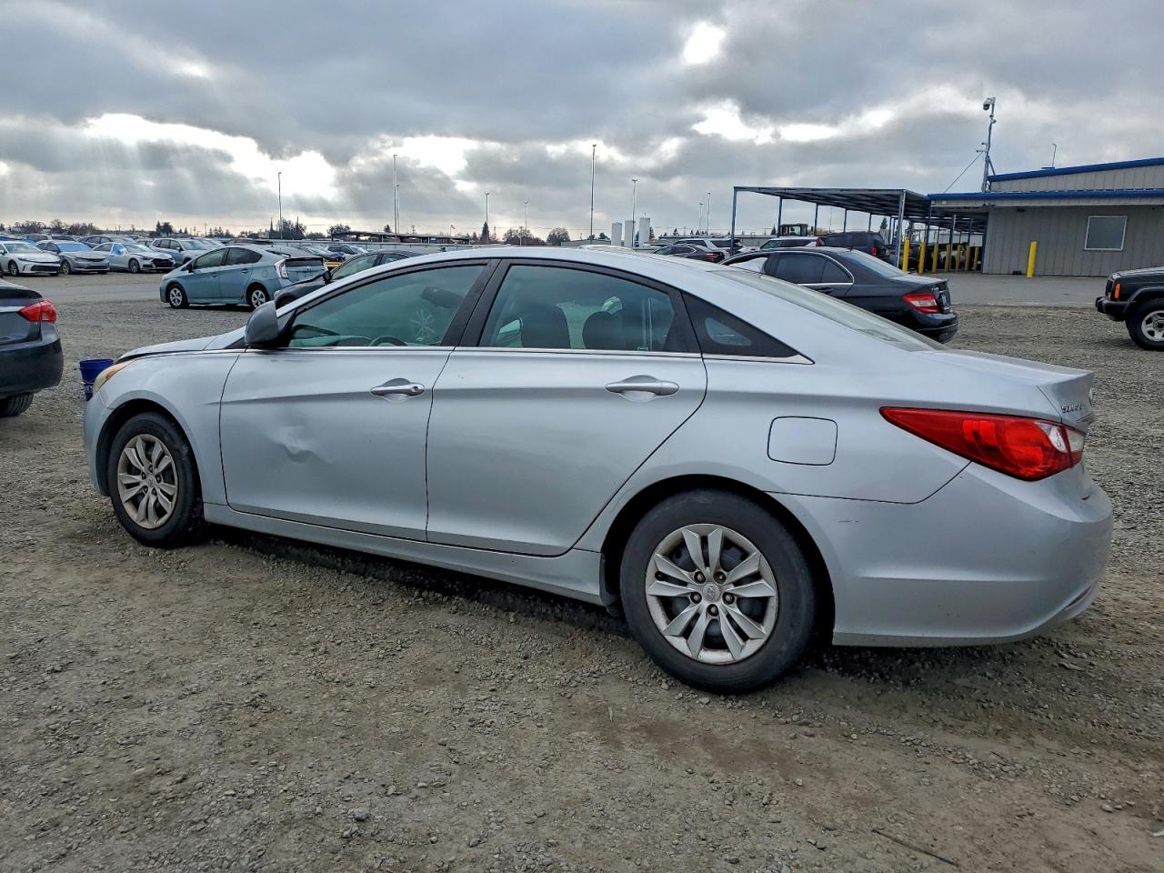 Hyundai SONATA Gls Image 12