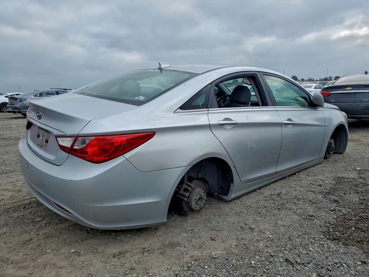 Hyundai SONATA Gls Image 3