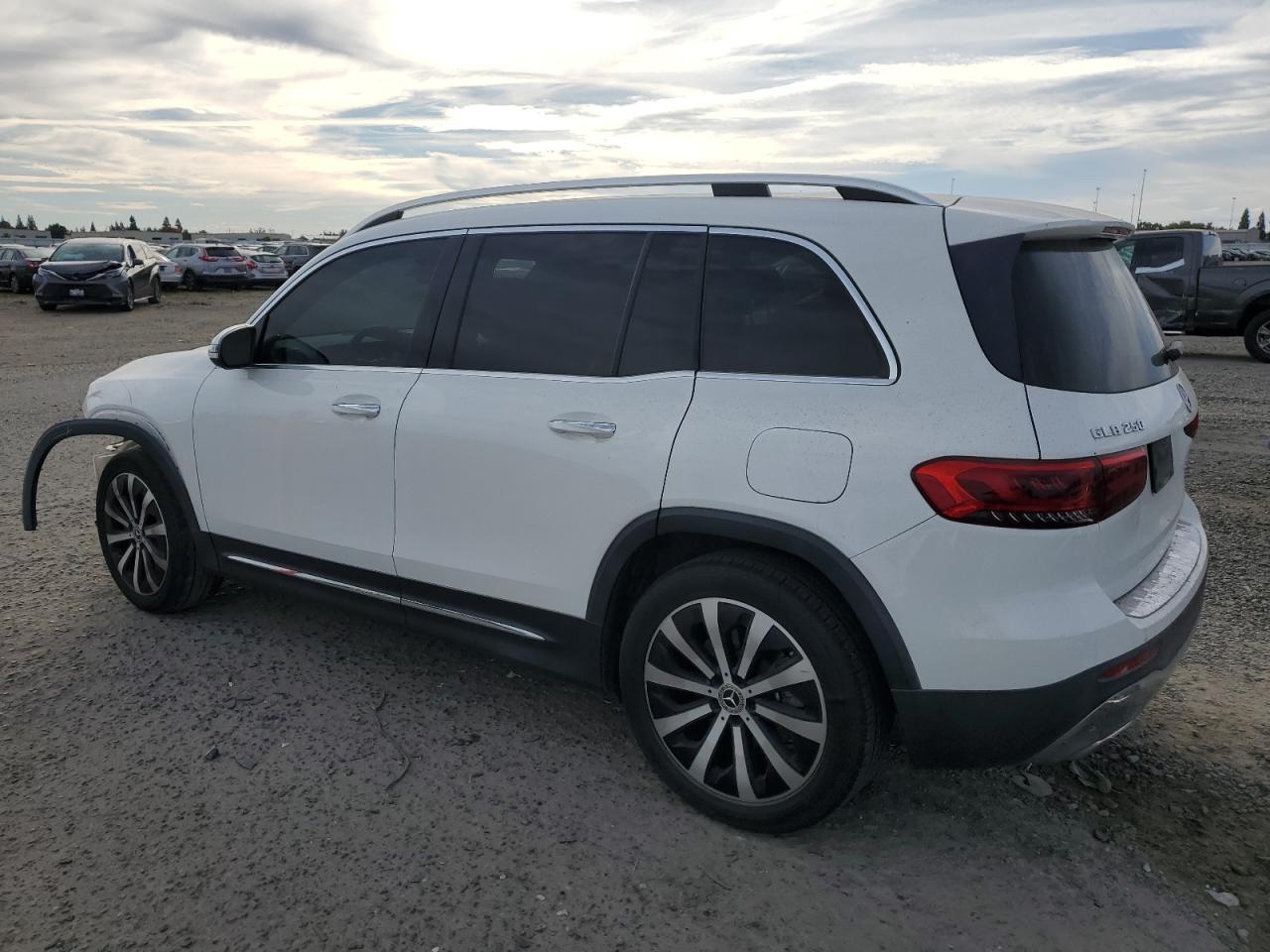 Mercedes-Benz GLB 250 4matic Image 4