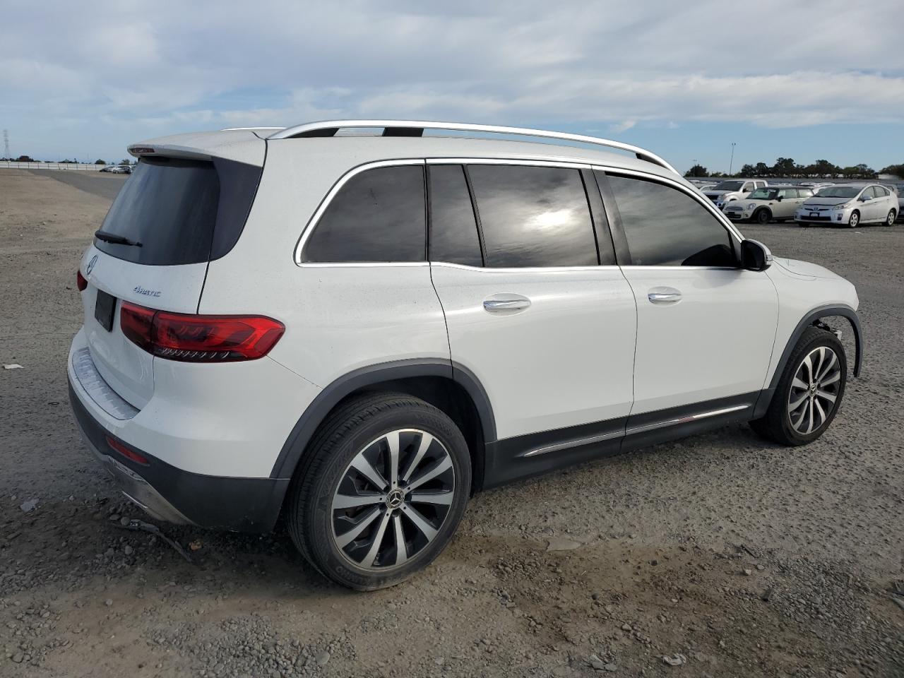 Mercedes-Benz GLB 250 4matic Image 3