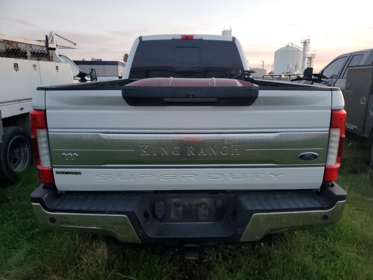 Ford F-350 Super Duty Image 9