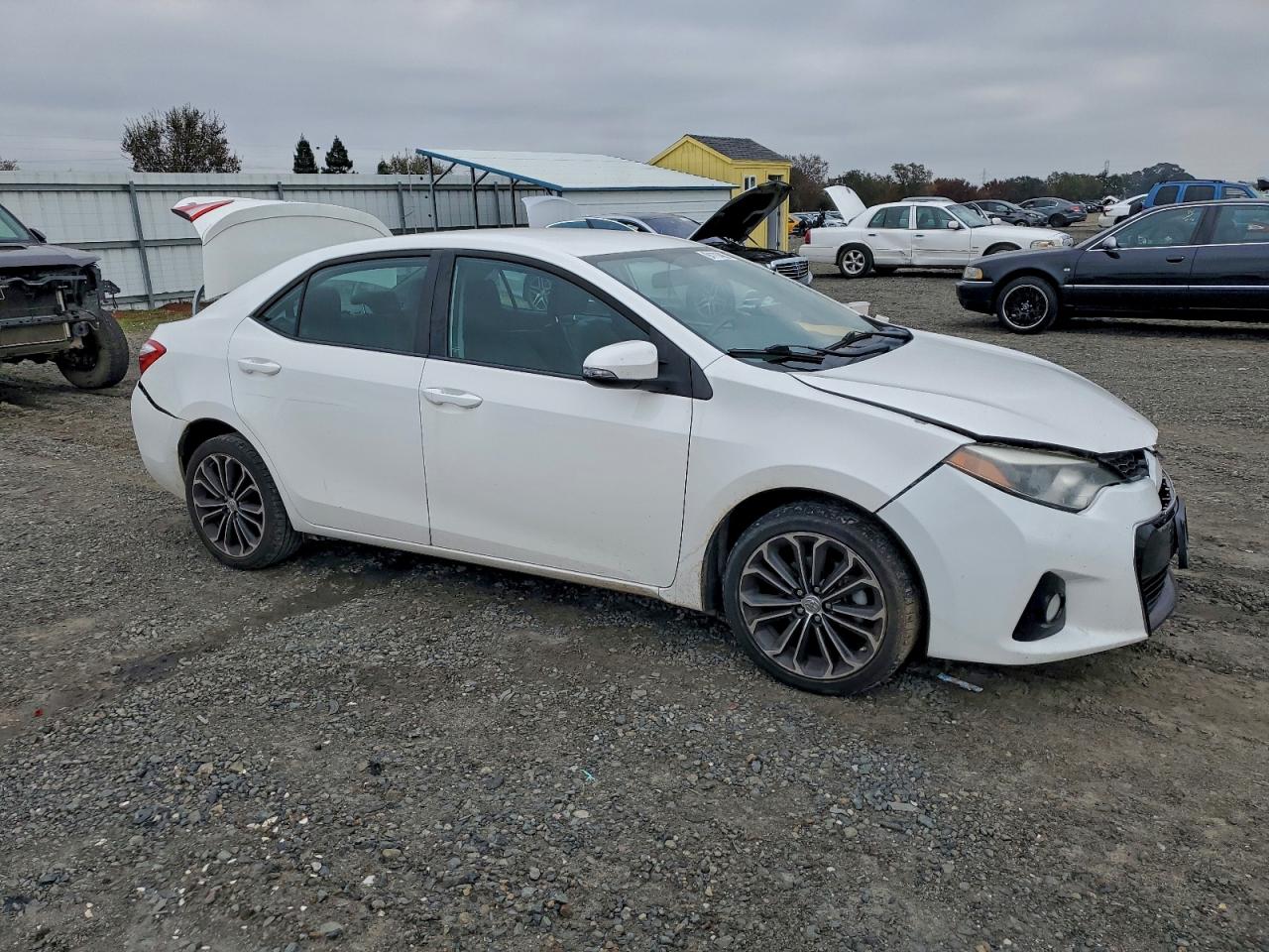 Toyota Corolla L Image 3