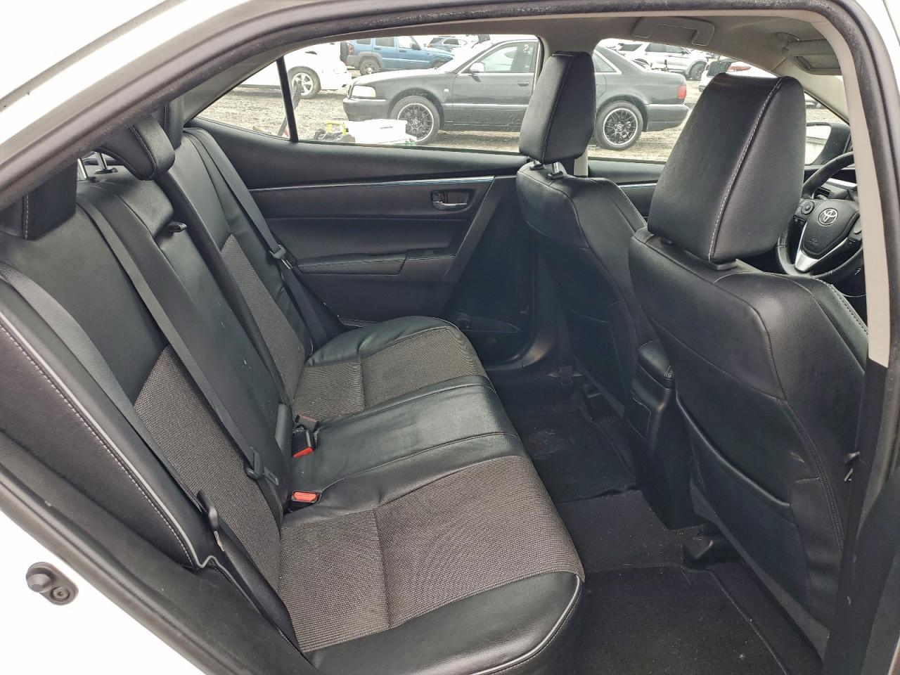 Toyota Corolla L Image 12