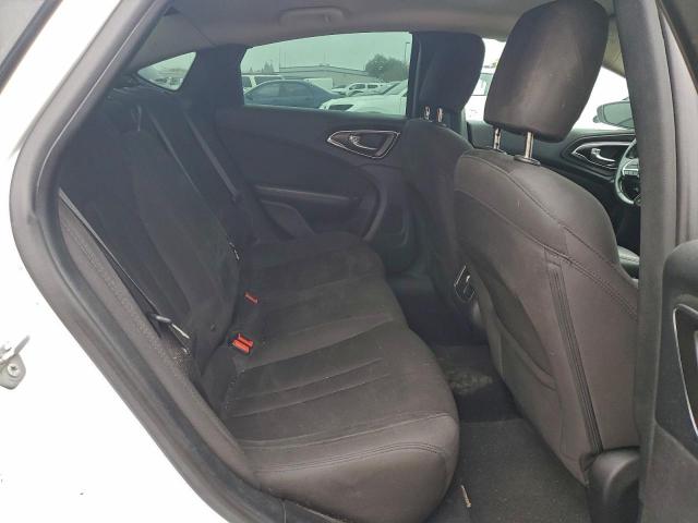 Chrysler 200 Limited Image 4