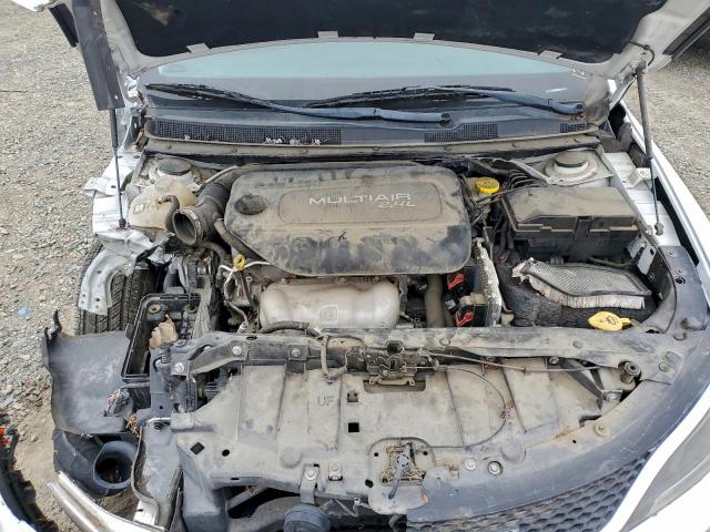 Chrysler 200 Limited Image 3