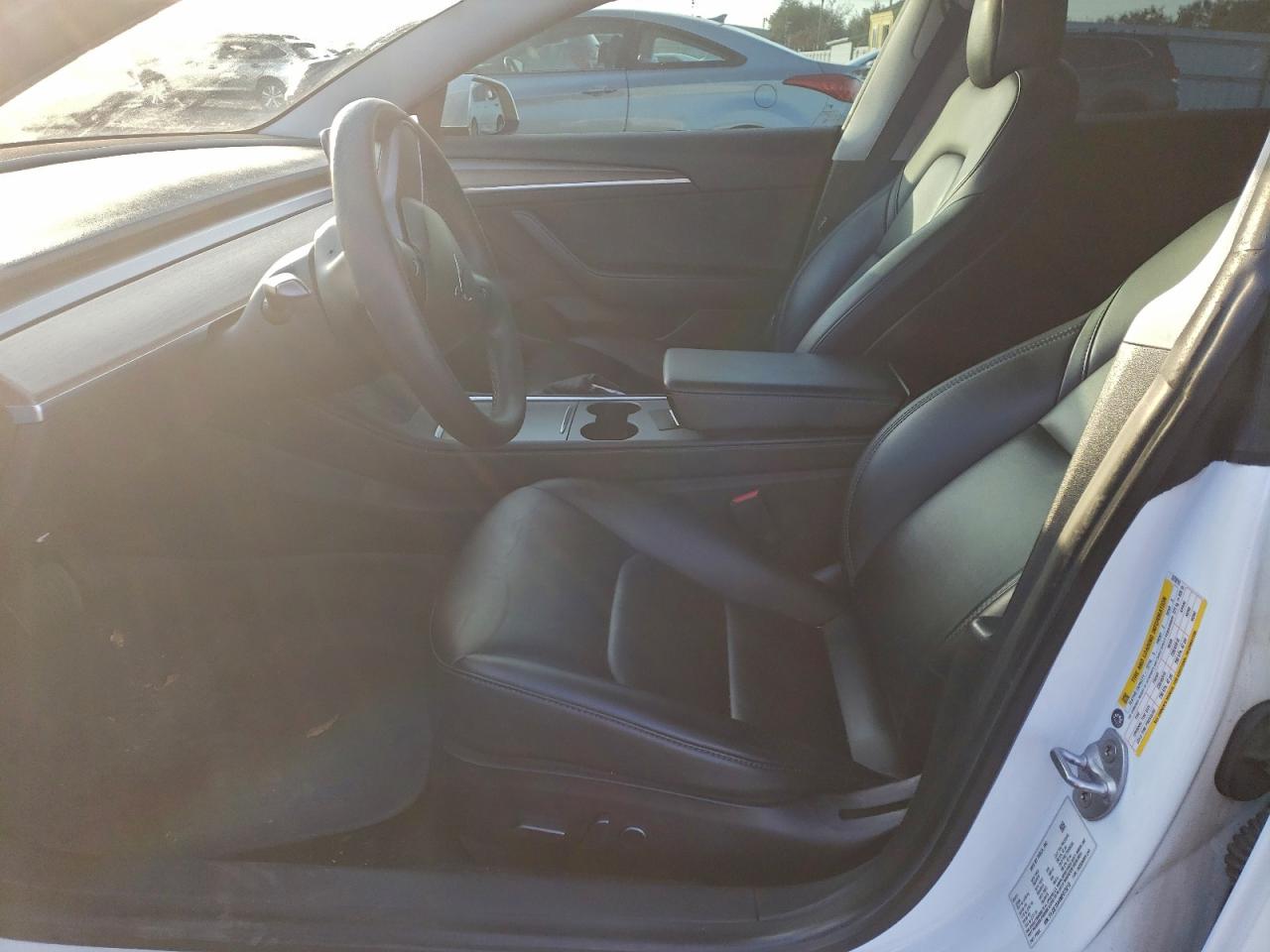 Tesla Model 3 Image 7
