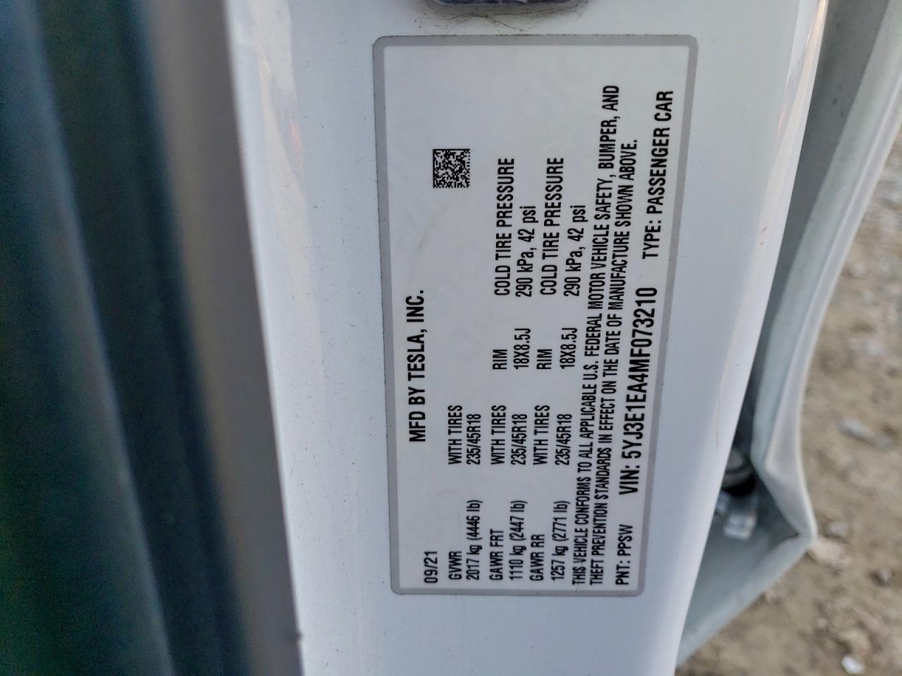 Tesla Model 3 Image 8