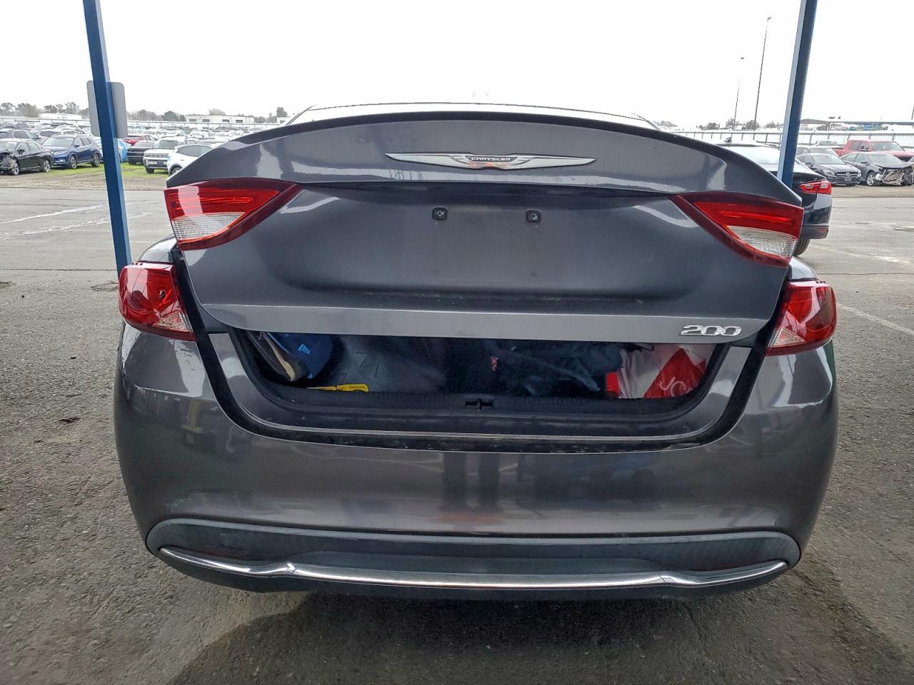 Chrysler 200 Limited Image 3