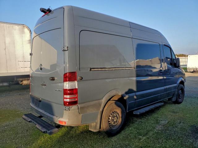 Mercedes-Benz Sprinter 2500 Image 3