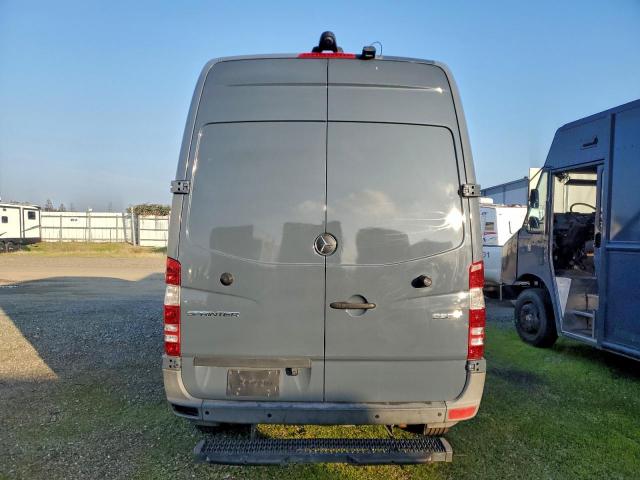 Mercedes-Benz Sprinter 2500 Image 9