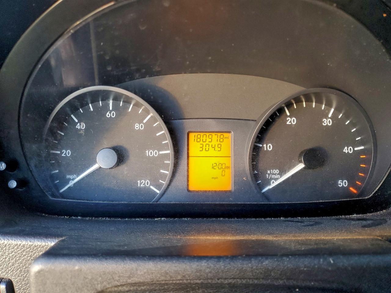 Mercedes-Benz Sprinter 2500 Image 5