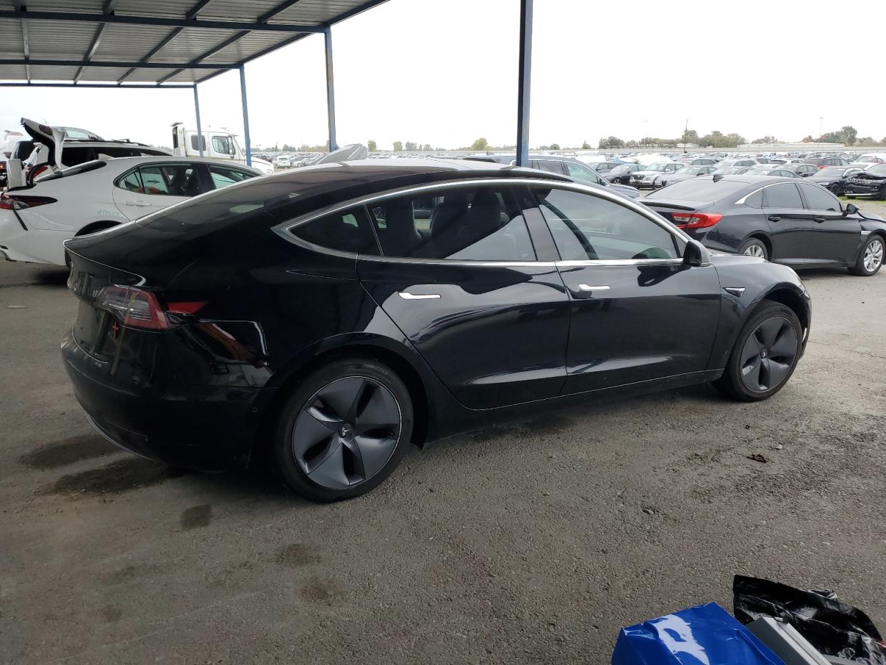 Tesla Model 3 Image 10