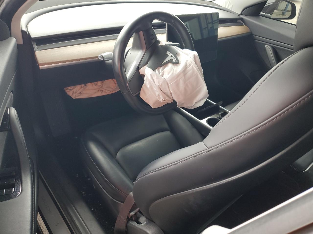 Tesla Model 3 Image 3
