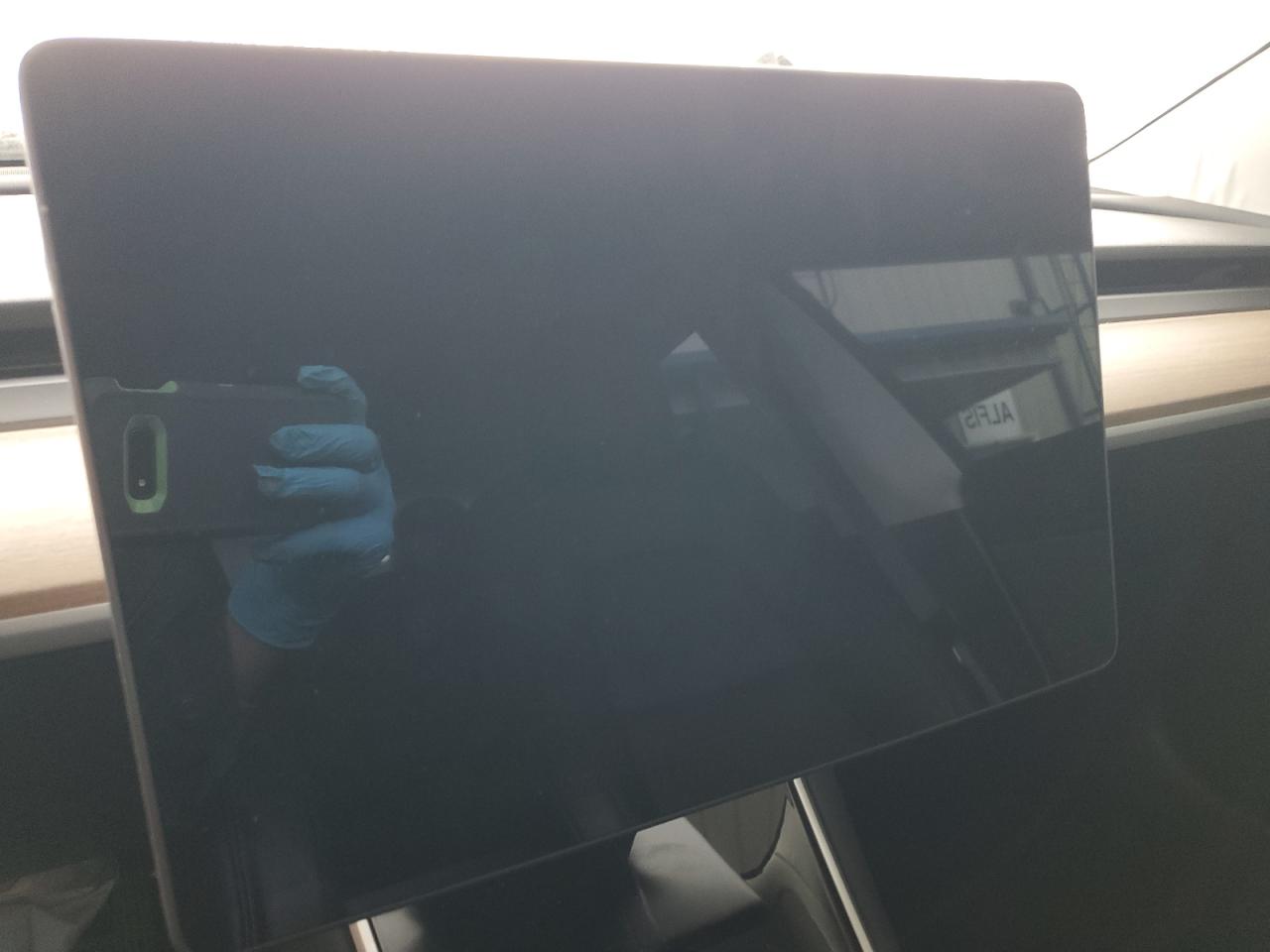 Tesla Model 3 Image 4