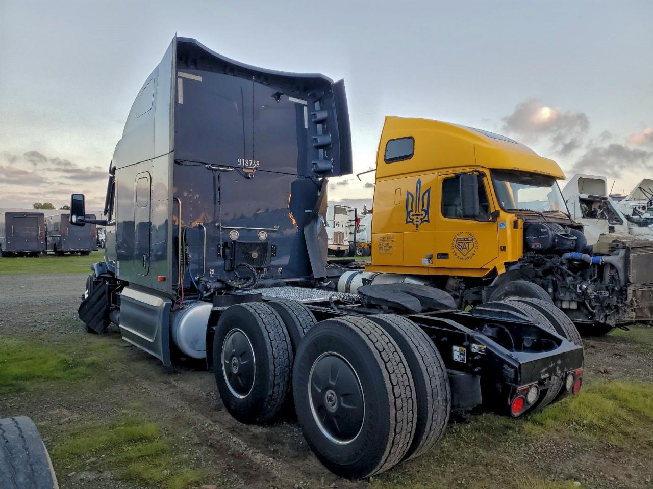 Peterbilt Tractor 579 Image 4