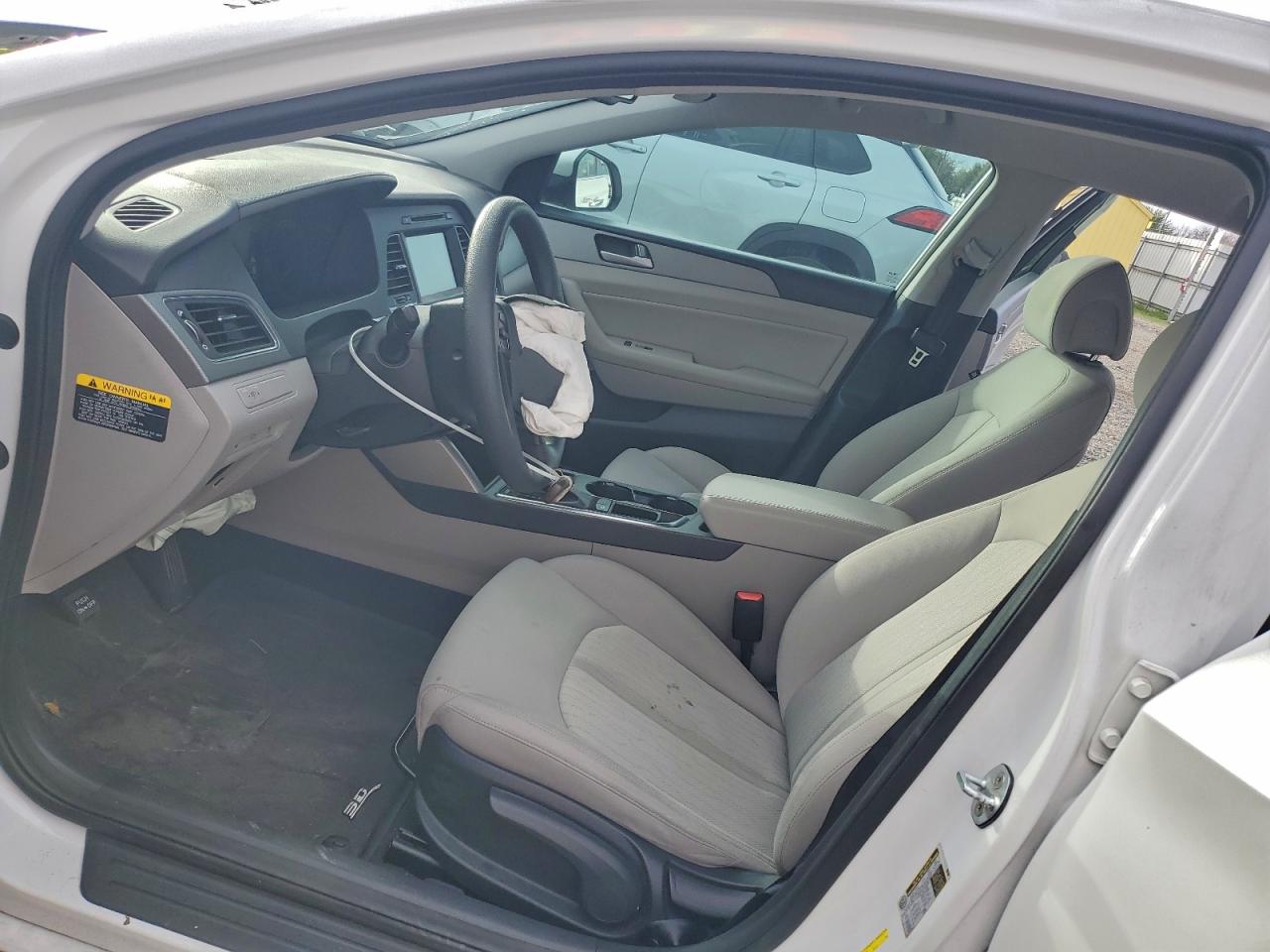 Hyundai SONATA Hybrid Image 9