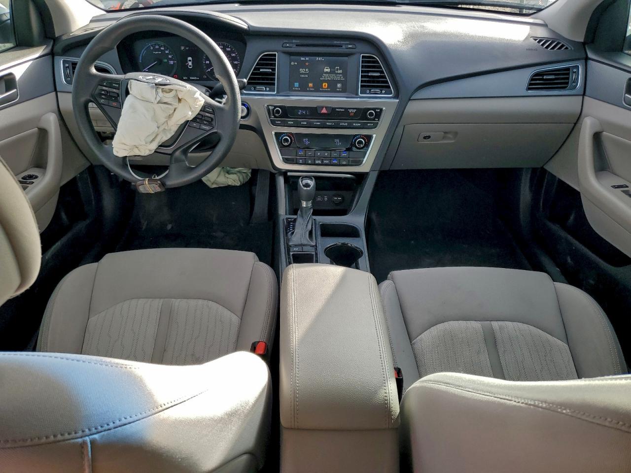 Hyundai SONATA Hybrid Image 11