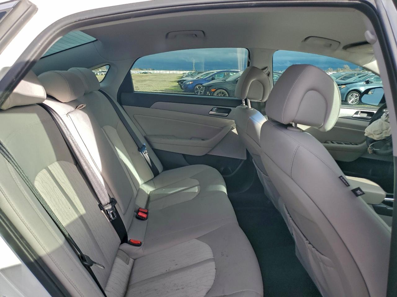 Hyundai SONATA Hybrid Image 12