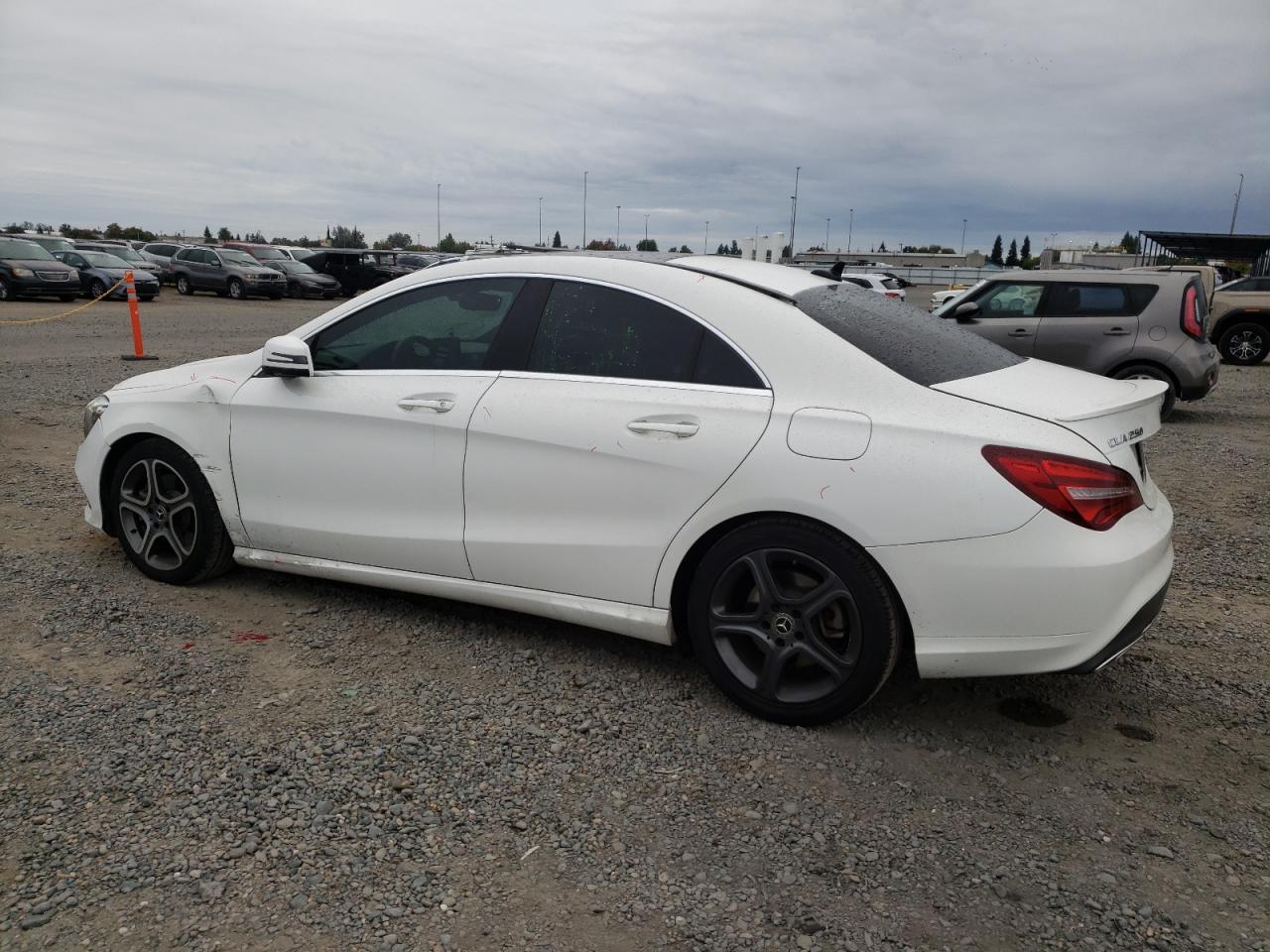 Mercedes-Benz Cla-class 250 Image 2