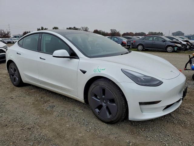 Tesla Model 3 Image 8