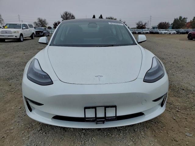 Tesla Model 3 Image 4