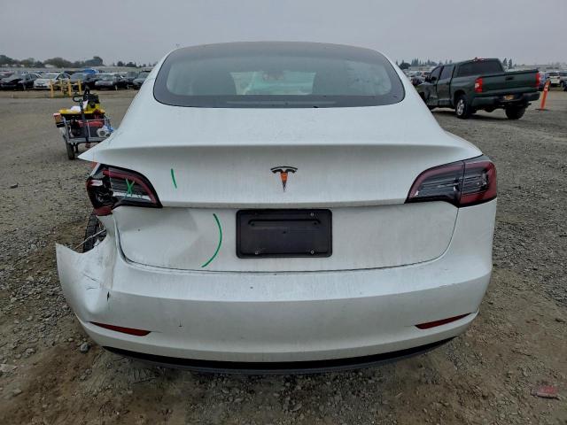 Tesla Model 3 Image 7