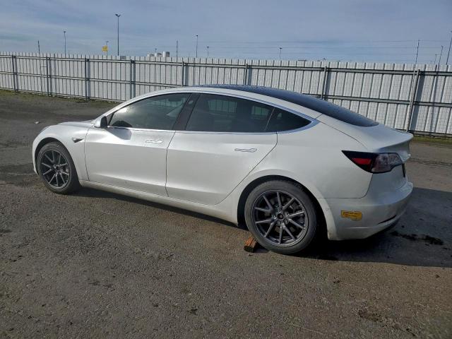 Tesla Model 3 Image 5