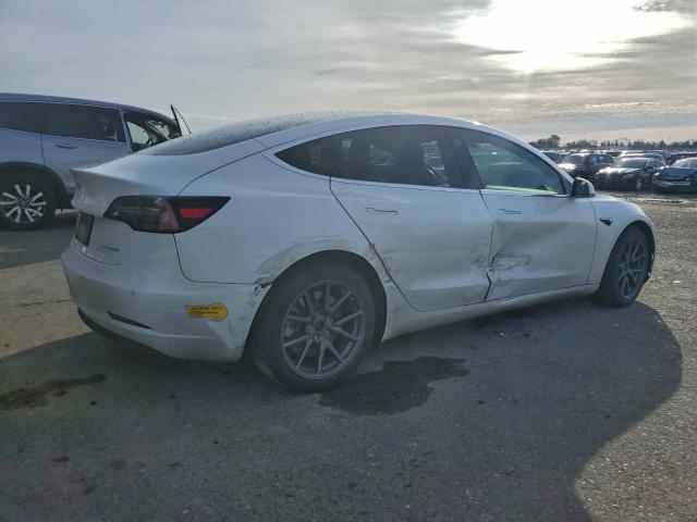 Tesla Model 3 Image 3
