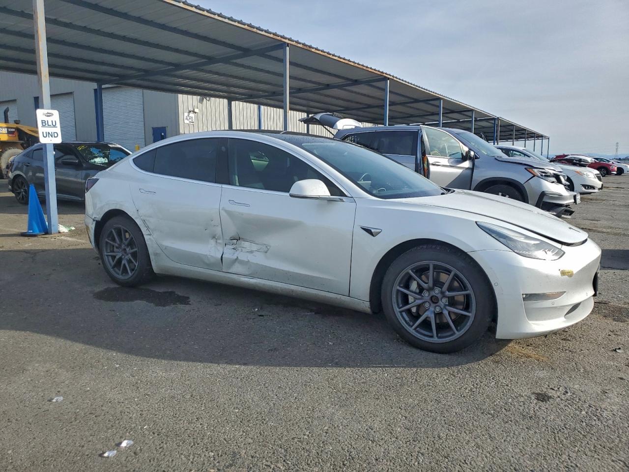Tesla Model 3 Image 7