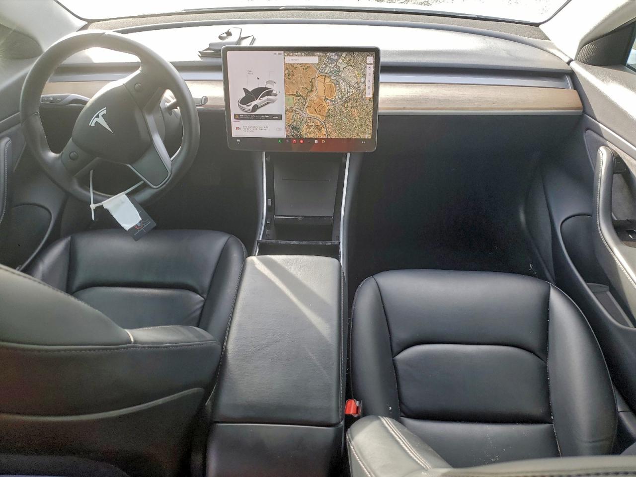 Tesla Model 3 Image 4