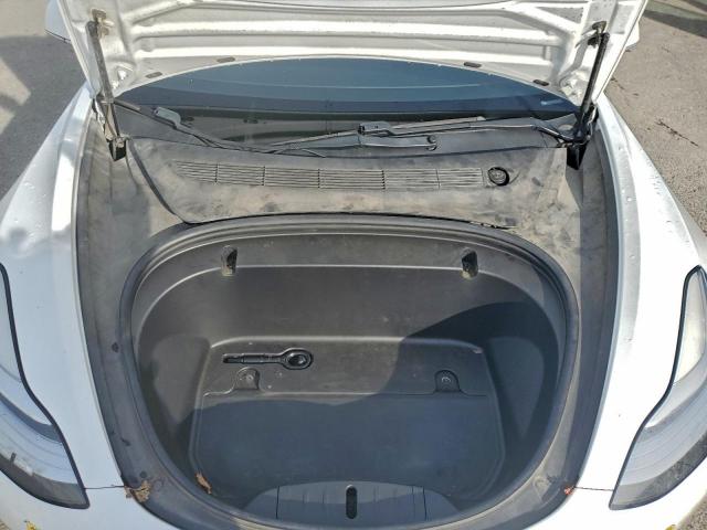 Tesla Model 3 Image 10